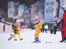 北京東城點燃校園冰雪運動“火種”