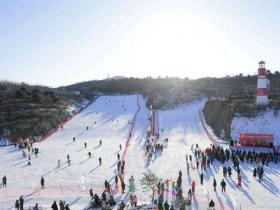 天津首屆大眾冰雪開板節拉開帷幕
