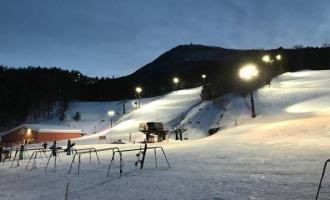 吉林省內多家大型滑雪場紛紛開啟“夜滑模式”