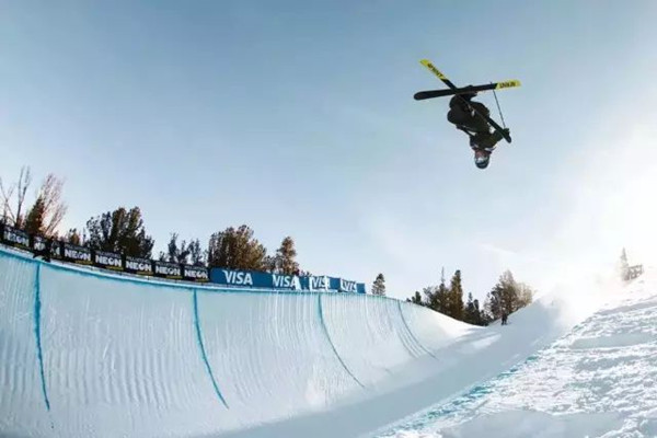 U型場地(Halfpipe)