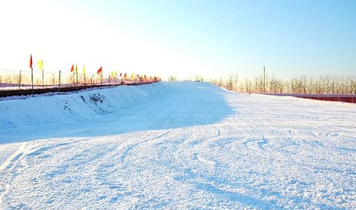 滑雪場建設