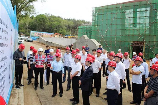 國家體育總局局長(zhǎng)茍仲文、吉林省省長(zhǎng)景俊海來到項(xiàng)目調(diào)研指導(dǎo)工作