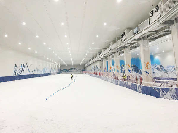 南最大室內滑雪館——重慶際華園滑雪館盛大開業