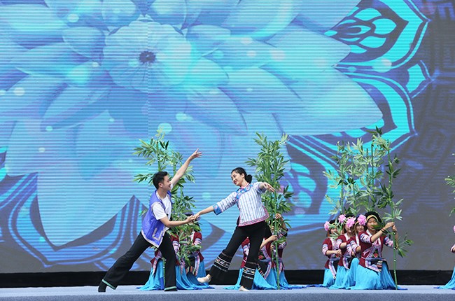 第四屆旅發(fā)會在關(guān)嶺冰雪小鎮(zhèn)舉行5