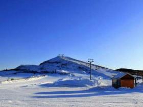 山東青島即墨金山滑雪場