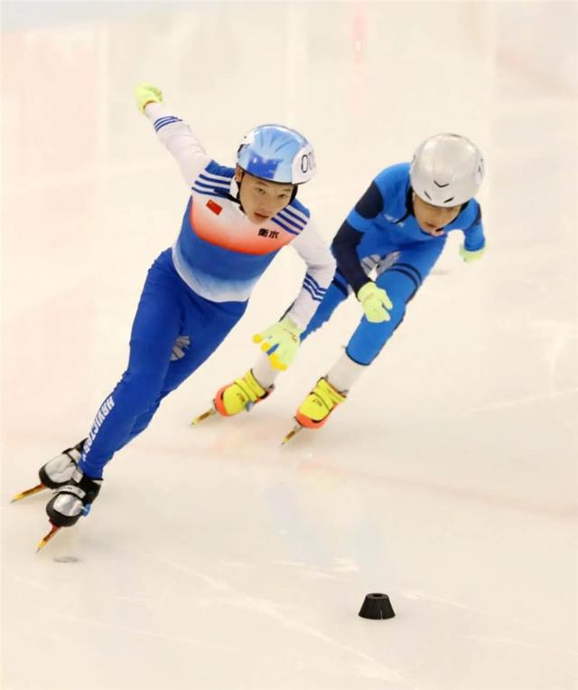 河北省第二屆冰雪運動會預選賽西部賽區(qū)速度滑冰比賽在滄舉行3