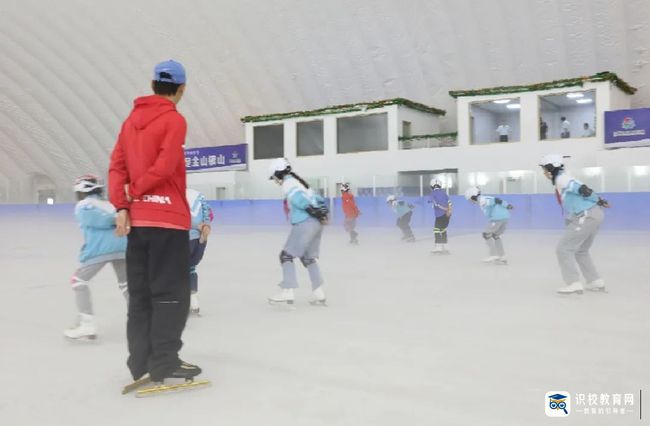 棗莊市立新小學西校開展冰雪運動教學進課堂活動5