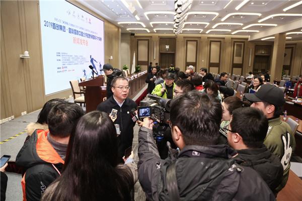 國家體育總局冬季運動管理中心常務副主任丁東接受采訪