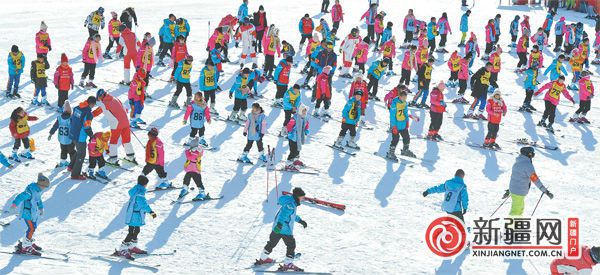 百余中小學生體驗冰雪樂趣