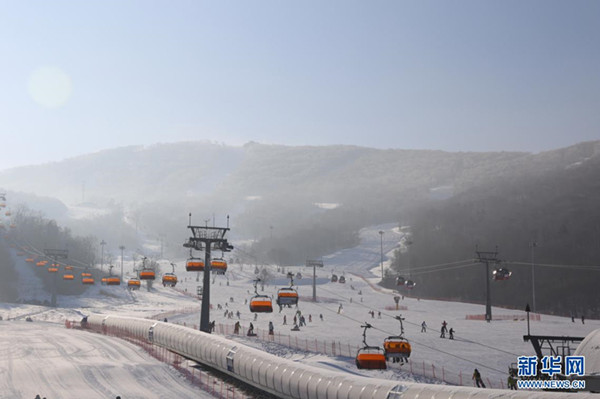 吉林萬(wàn)科松花湖滑雪場(chǎng)雪道面積位居全國(guó)第一位