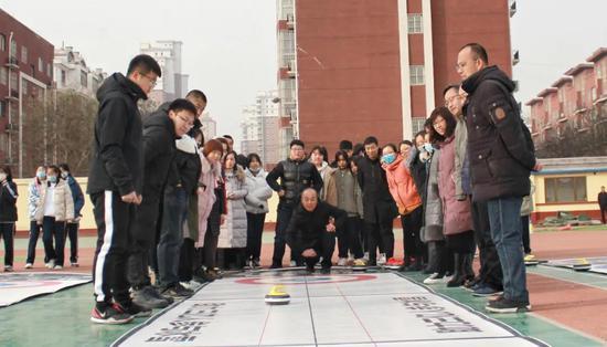 香河縣第九中學舉辦冰雪運動進校園活動2