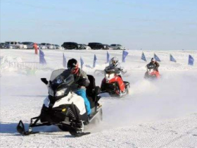 青島冰雪節預熱冬奧會 奧運冠軍現身為冰雪少年助力