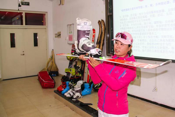 天津滑雪協會聯合薊洲國際雪場開啟冰雪進校園4