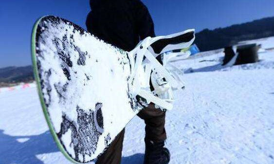 建冰雪裝備產業強省
