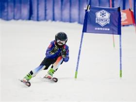 熱雪奇跡全國滑雪賽將在成都融創雪世界開幕