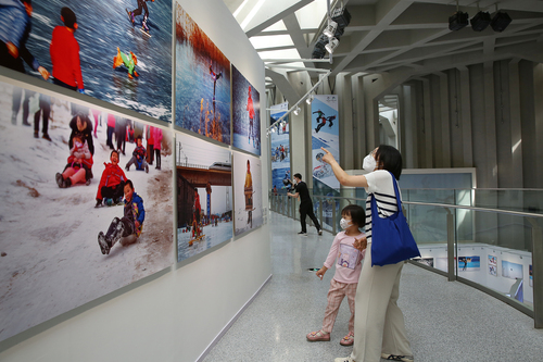 “一起向未來”中國冰雪運動攝影大展精彩亮相奧林匹克塔 4