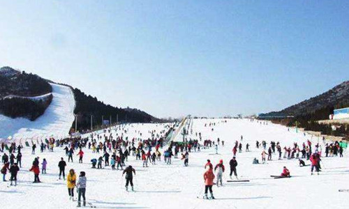 室內滑雪場建設需要制冰機嗎