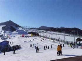 專業(yè)的滑雪場(chǎng)建設(shè)公司的滑雪場(chǎng)設(shè)計(jì)價(jià)位是多少？