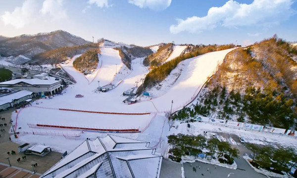 滑雪場建設
